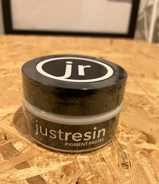 【新品　即日発送】ジャストレジン　Justresin チタニアムホワイト50ml