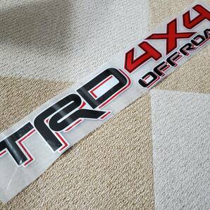 トヨタ■TRD OFFROAD ４×４ ステッカー 黒赤版 1枚組の画像1