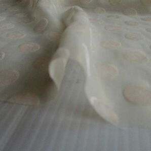 ◆オーロララメフロッキー水玉ドット生地＊クリームベージュ×クリームベージュ水玉の画像2