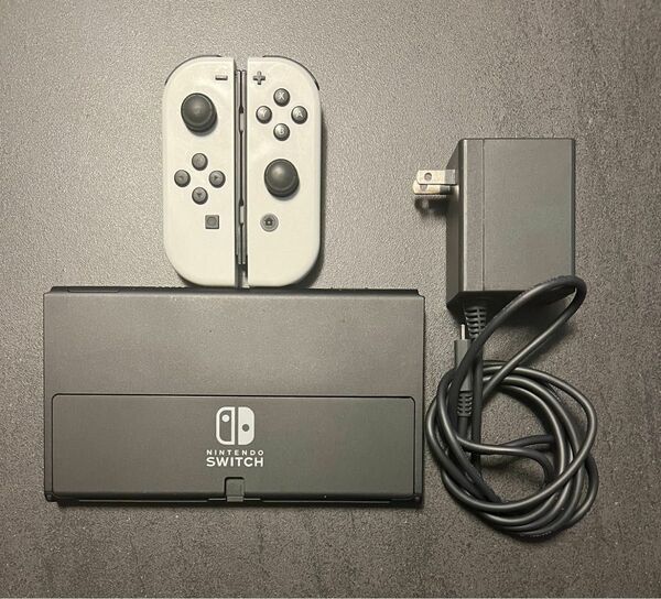 有機ELモデル Nintendo Switch ホワイト 使用期間短