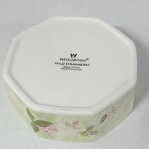 D♪WEDGWOOD ウェッジウッド ワイルドストロベリー 小物入れ 八角形 蓋付き 陶器♪質屋・リサイクルマート宇部店♪_画像2