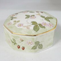 D♪WEDGWOOD ウェッジウッド ワイルドストロベリー 小物入れ 八角形 蓋付き 陶器♪質屋・リサイクルマート宇部店♪_画像1