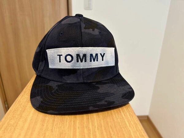 TOMMY ロゴ入り キャップ
