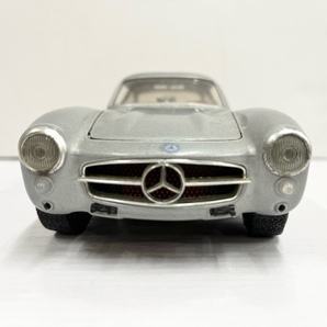 IYS66777 Mercedes Benz メルセデス ベンツ 300SL 1954 1/18 burago 模型 イタリア 車 現状品の画像5