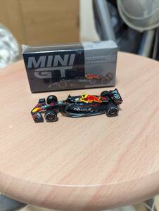 MINI GT 1/64 オラクル レッドブル レーシング RB18 2022 3位入賞車 #11 アブダビグランプリ Sergio Perez