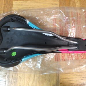 ★GOODSMILE RACING(グッドスマイルレーシング) 〓 GSR サドル TYPE-3〓新品の画像4