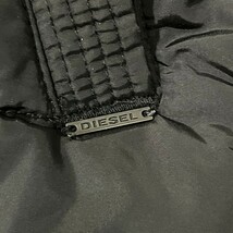 ディーゼル DIESEL 異素材切替 ビッグスターエンボスデザイン 中綿 ボンバージャケット ブルゾン Lサイズ 金具ロゴ ブラック グレー メンズ_画像9