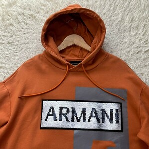 未使用級/3Lサイズ●EMPORIO ARMANI エンポリオアルマーニ スパンコール フロントデザイン フーディープルオーバーパーカー オレンジの画像2