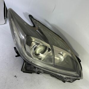 M　40-5-2プリウス 後期 ZVW30 打刻モ　47-52 HID ヘッドライト 