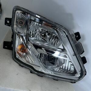 M 31-3-2クオン UD 打刻B　LED　100-25801 ヘッドライト 