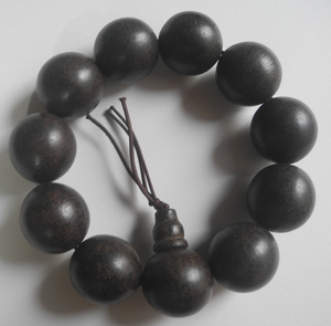  Vietnam production . tree .. bracele beads genuine article 52g 19mm is good fragrance & wood grain Buddhist altar fittings ..agarwood fragrance aroma healing 