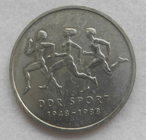 東ドイツ DDR 10マルク記念コイン 1988年 美品！ アンティーク スポーツ協議会40周年_画像1