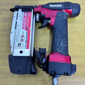 ※ジャンク品 動作未確認 makita マキタ 高圧ピンタッカ AF501HP 管240326 BGFAの画像1