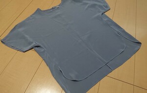 ★UNIQLO ユニクロ 半袖カットソー Sサイズ ブルーグレー★USED クリックポストにて発送