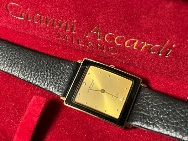 ★ほぼ未使用 Gianni Accardi スクエア 2Pダイアモンド 腕時計