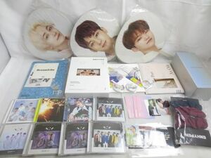 【同梱可】中古品 韓流 SEVENTEEN THE BOYS ENHYPEN 他 ペンライト うちわ SEASON‘S GREETINGS トレカ 等 グッズセッ