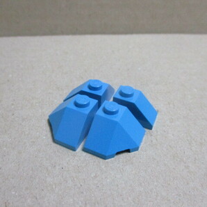 レゴ パーツ 2×2 1→3スロープ ダークアズール4個 新品の画像1