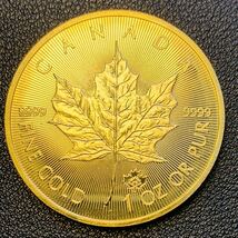 古銭　イギリス　2021年　エリザベス二世女王　カナダ　メイプルデザイン　楓　記念メタル　ケース付き　硬貨_画像1
