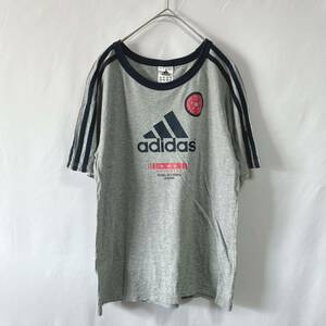 adidasアディダス　半袖Tシャツ ロゴプリント　スリーストライプ　キッズ　ボーイズサイズ160