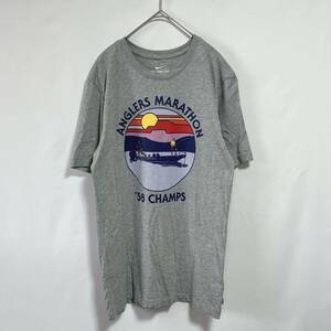 NIKE SB ナイキ 半袖Tシャツ　Anglers Marathon ’58 Champs フィッシング　ビッグプリント　サイズS