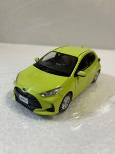 1/30 トヨタ 新型ヤリス YARIS 非売品 カラーサンプル ミニカー サーモテクトライムグリーン