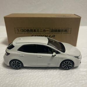 1/30 トヨタ 新型カローラスポーツ COROLLA SPORT 非売品 カラーサンプル ミニカー ホワイトパールクリスタルシャインの画像3