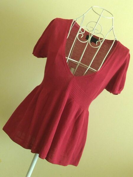 裾フレア半袖ニットトップス　赤×無地　サイズ2　極美品