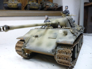  Tamiya 1|25 Panther middle tank .3 body attaching final product 