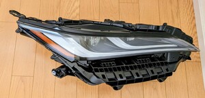 トヨタ　 HARRIER ハリアー MXUA80 MXUA85 AXUH80 AXUH85 純正 右 LED ヘッド ライト ユニット KOITO 48-233 打刻 7H 