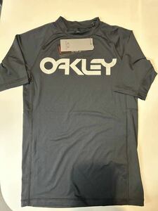 【未使用品】OAKLEY　半袖スポーツアンダーシャツ　Lサイズ（HYDROLIX）