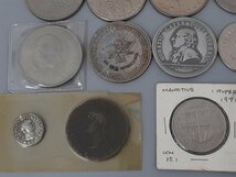 0303U69　世界のコイン　記念コイン　硬貨　おまとめ　イギリス　エリザベス女王　1977　チャーチル　など_画像8