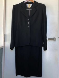 GIVENCY ジバンシィ　ブラックスーツ　ペプラム切り替えのクラシックデザイン　サイズ38(フランスサイズ)フォーマル 