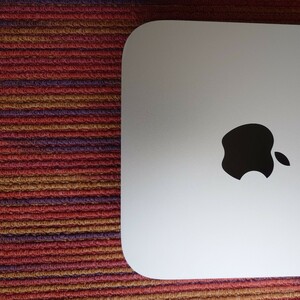 Mac mini　m1 シルバー２０２０メモリ８GBストレージ２５６GB(MGNR3J-A)