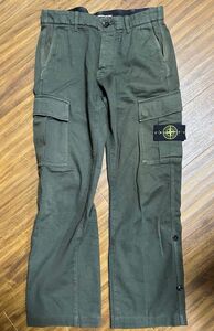 ストーンアイランド STONE ISLAND バッジワッペン付　ストレッチコットン カーゴパンツ　カーキ