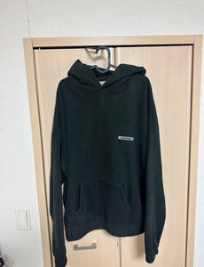 サイズL FEAR OF GOD ESSENTIALS Polar Fleece Hoodie "Black"エッセンシャルズ ポーラー フリース フーディー "ブラック"