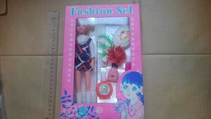 昭和レトロ 当時物 ファッションセット おしゃれセット リカちゃん人形風 着せ替え人形 オーデコロン ファンシーポップ雑貨