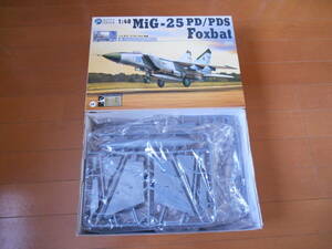 キティホーク　1/48 Mig-25 PD/PDS Foxbat