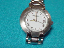 BURBERRY　LONDON　５ATM　SWISS　MADE　女性用腕時計　ホワイト_画像1