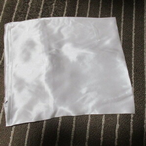 未使用 サテンシルク１００％ つぼみ枕カバー シルバー（白銀）の画像1