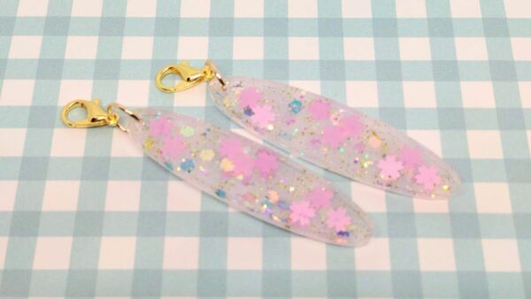 さくらのキーホルダー チャーム ハンドメイド レジン アクセサリ ゴールド