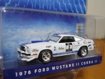 ★グリーンライト 1/64　1976 FORD MUSTANG Ⅱ COBRA Ⅱ　フォード ムスタング コブラ Ⅱ　未開封★_画像3