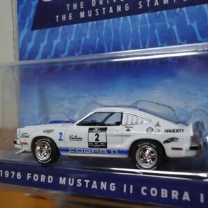 ★グリーンライト 1/64 1976 FORD MUSTANG Ⅱ COBRA Ⅱ フォード ムスタング コブラ Ⅱ 未開封★の画像4