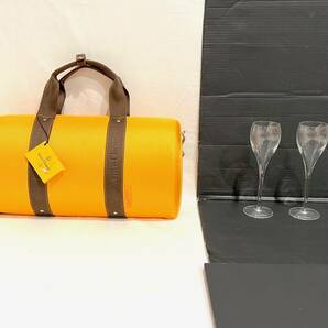 a244 Veuve Clicquot ヴーヴ・クリコ シャンパントラベラーバッグ 収納バッグ 専用グラス 旅行用品の画像1