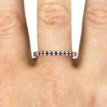 細い 指輪 平たい リング ハーフ エタニティ 指輪 ガーネット 18金ピンクゴールド 幅約1.7mmリング 細め_画像2