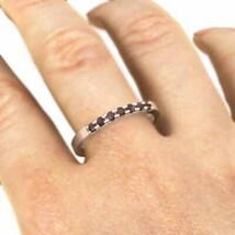 平たい リング ハーフ エタニティ 指輪 10金ピンクゴールド 細い 指輪 ガーネット 1月誕生石 幅約2mmリング 少し細め_画像2