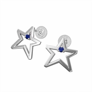 サファイア(青) 両耳 ピアス 星の形 一粒 9月誕生石 白金（プラチナ）900 キャッチ付き 中サイズ