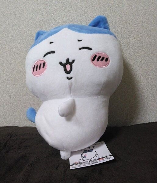 ちいかわ おしりふりふりBIGぬいぐるみ ~ハチワレ~