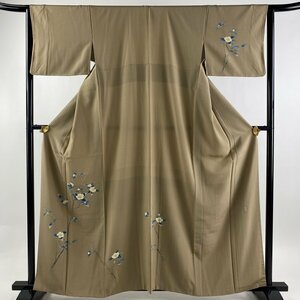 付下げ 身丈160cm 裄丈65cm M 袷 落款 枝花 薄茶色 正絹 優品 【中古】