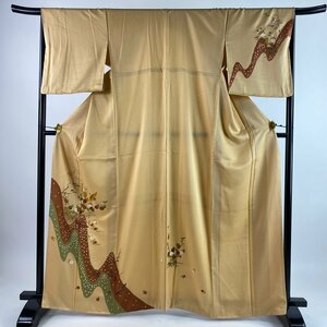 付下げ 身丈164cm 裄丈66.5cm M 袷 鶴 菊 金彩 薄オレンジ 正絹 秀品 【中古】