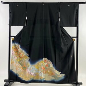 黒留袖 身丈157.5cm 裄丈67.5cm L 袷 松井青々 落款 鎌倉紋 草花 金糸 金彩 黒 正絹 名品 【中古】